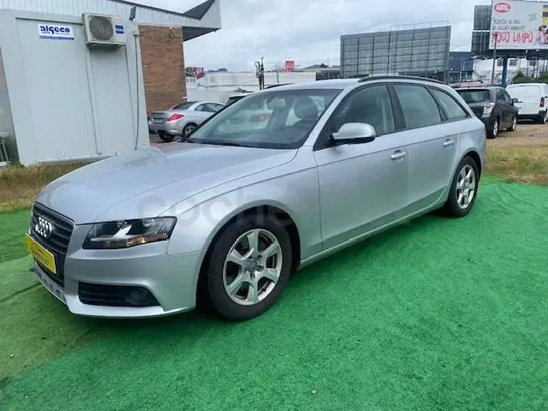 Usado Audi A4 143 CV (105 kW) 2010 Gris / plata Familiar
