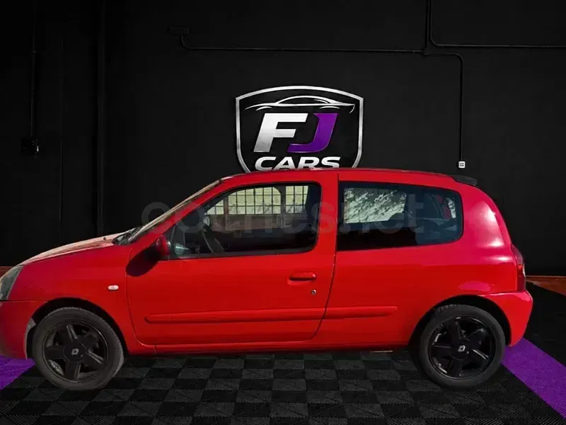 Usado Renault Clio II Campus 65 CV (47 kW) 2009 Rojo Berlina