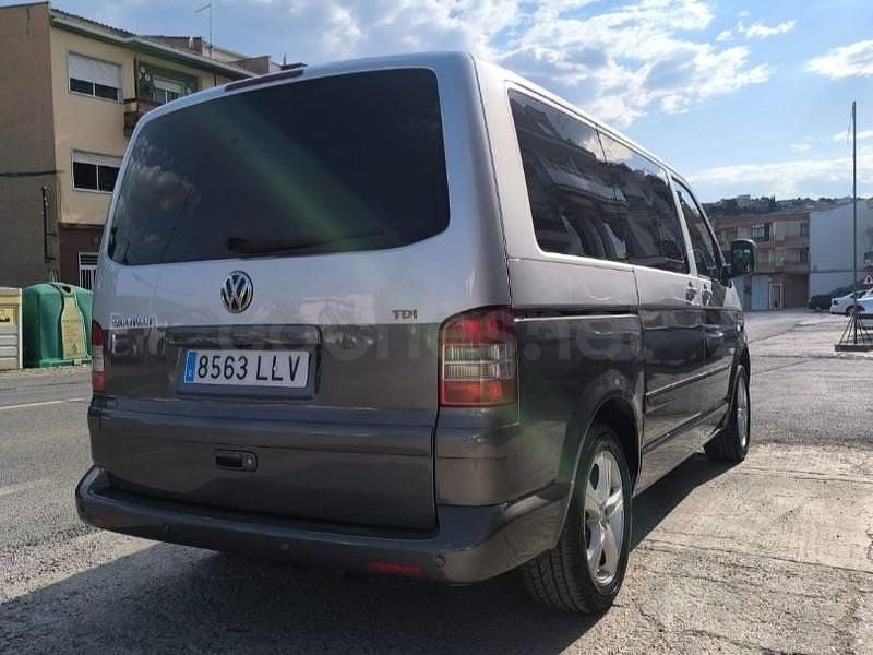 Usado VW Multivan Highline 174 CV (127 kW) 2006 Gris / plata Monovolumen