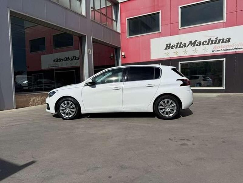 Usado Peugeot 308 Allure 131 CV (96 kW) 2021 Blanco Utilitario