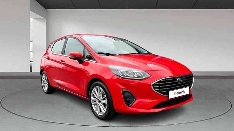 Usado Ford Fiesta Titanium 125 CV (91 kW) 2023 Rojo race Utilitario