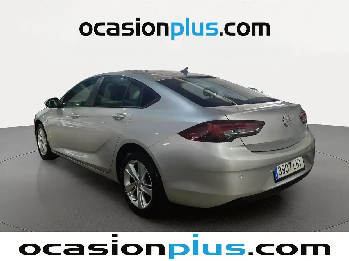 Usado Opel Insignia Selective 136 CV (100 kW) 2020 Gris Berlina