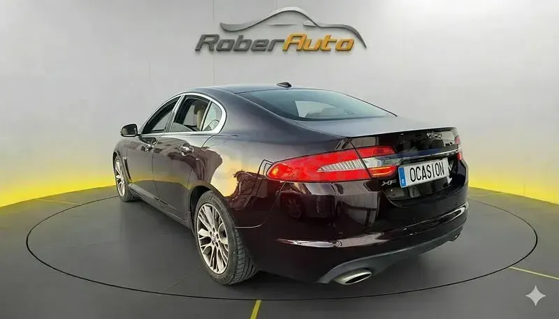 Usado Jaguar XF Premium Luxury 238 CV (175 kW) 2011 Rojo Berlina