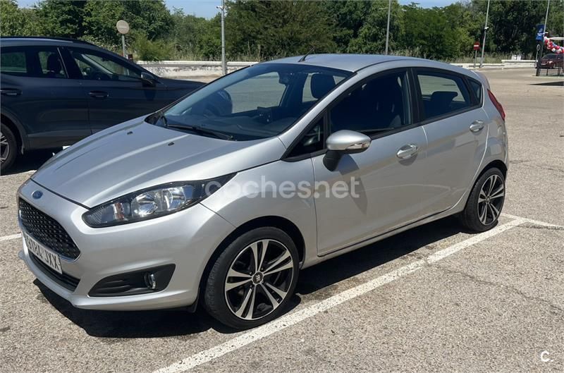 Gris / plata Usado 2017 Ford Fiesta Trend Utilitario | 9000 € (Buen precio) - Imagen 1/4