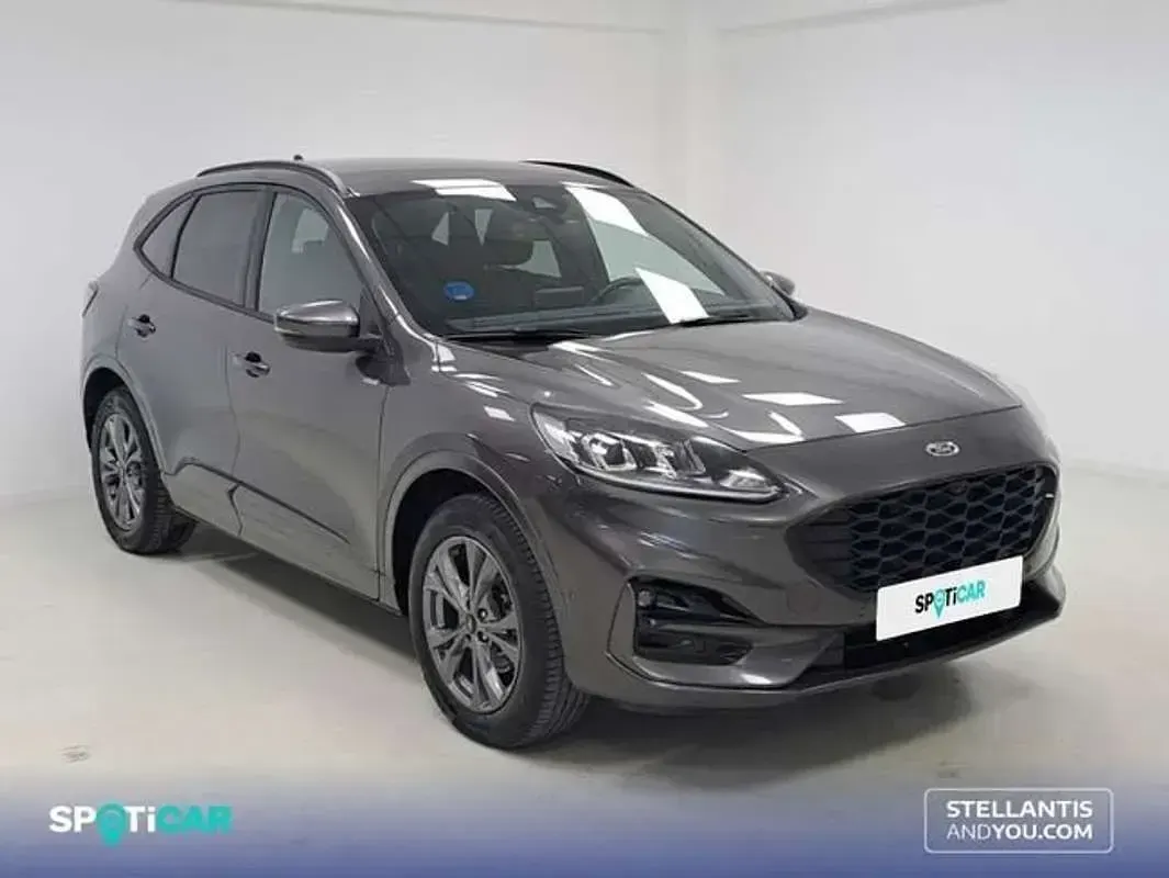 Usado Ford Kuga ST-Line 226 CV (166 kW) 2023 Negro SUV