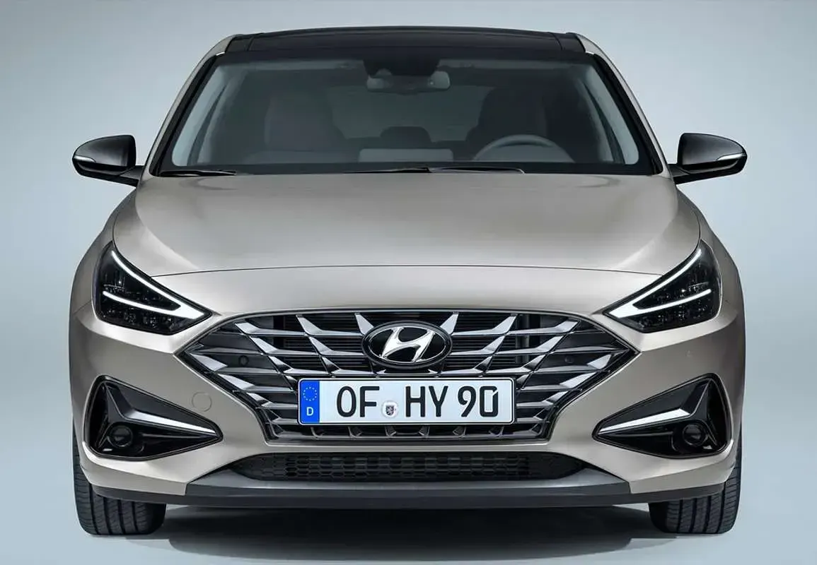 Usado Hyundai i30 110 CV (80 kW) 2018 Gris Utilitario