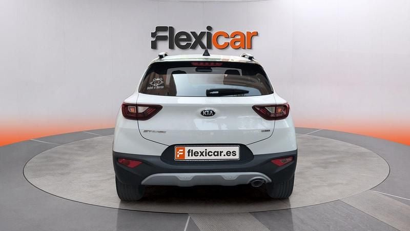Usado Kia Stonic 120 HP (88 kW) 2019 Branco SUV
