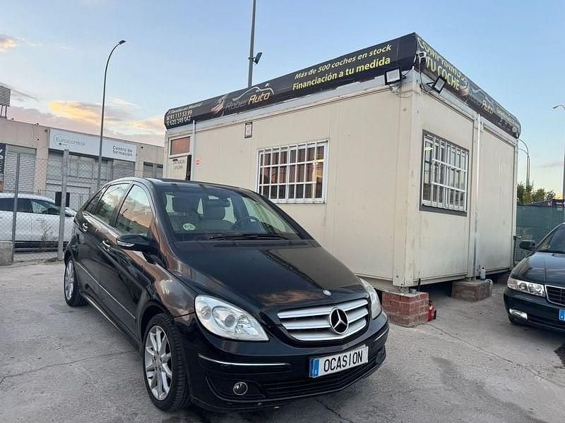 Usado Mercedes B180 109 CV (80 kW) 2008 Negro Monovolumen