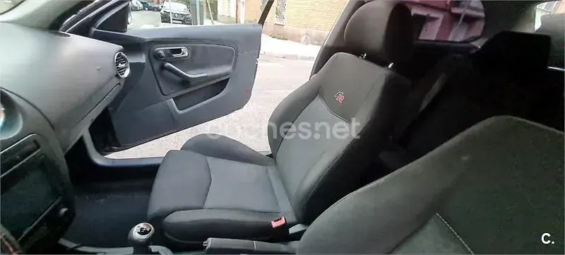 Usado Seat Ibiza Sport 100 CV (73 kW) 2005 Negro Utilitario