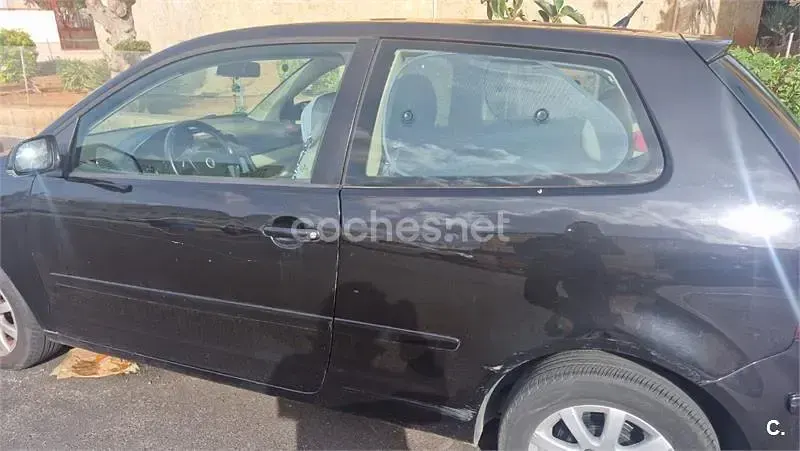 Usado VW Polo Highline 80 CV (58 kW) 2007 Negro Utilitario