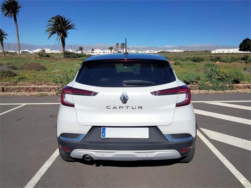 Używany Renault Captur Zen 115 KM (84 kW) 2021 Biały SUV
