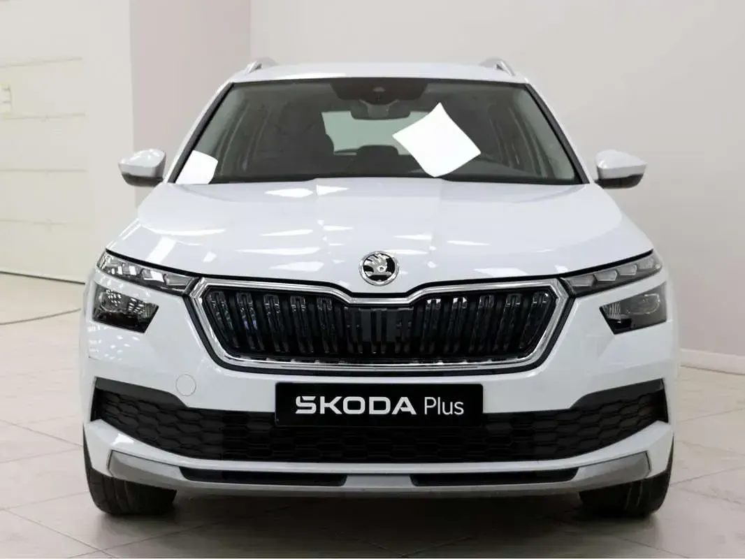Usado Skoda Kamiq Ambition 95 CV (69 kW) 2022 Blanco SUV