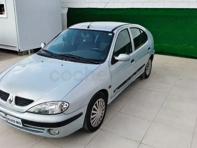 Usado Renault Mégane II Expression 115 CV (84 kW) 2002 Gris / plata Berlina