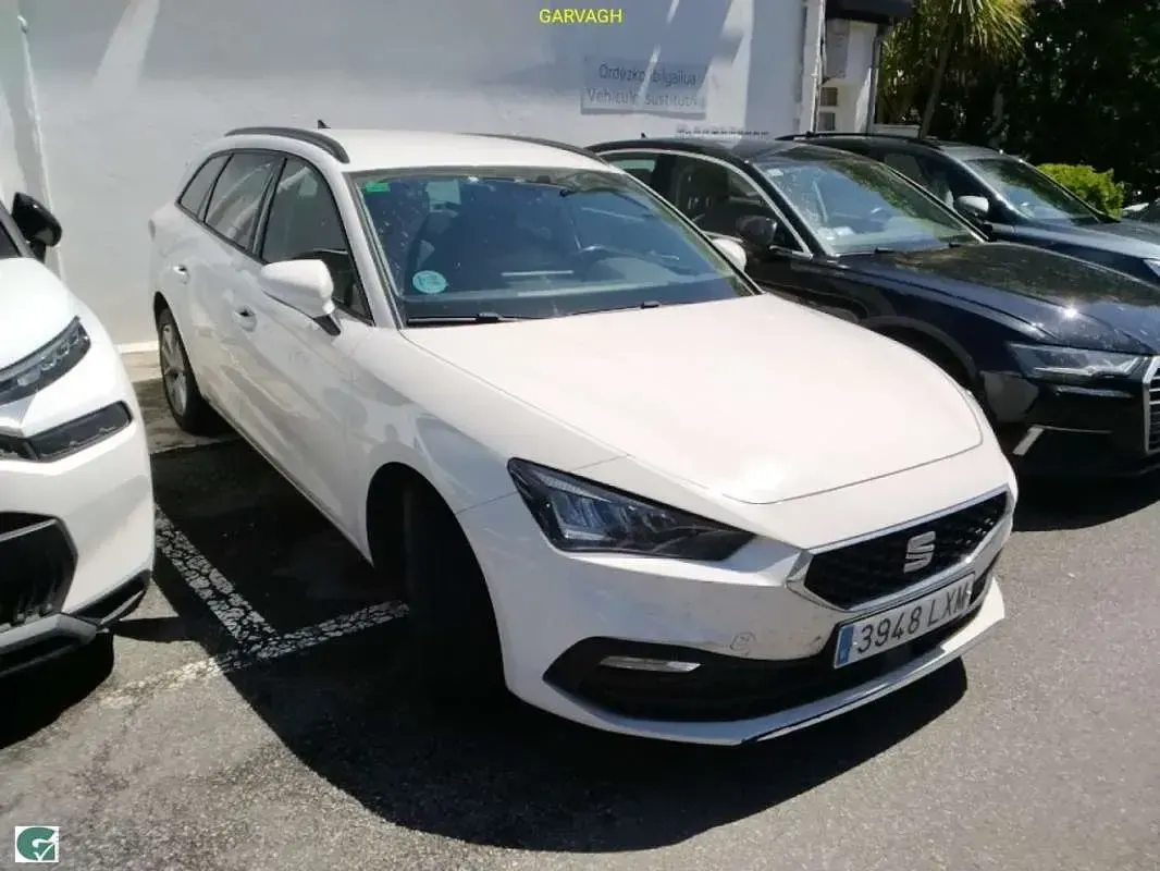 Usado Seat Leon FR 150 CV (110 kW) 2022 Blanco Utilitario