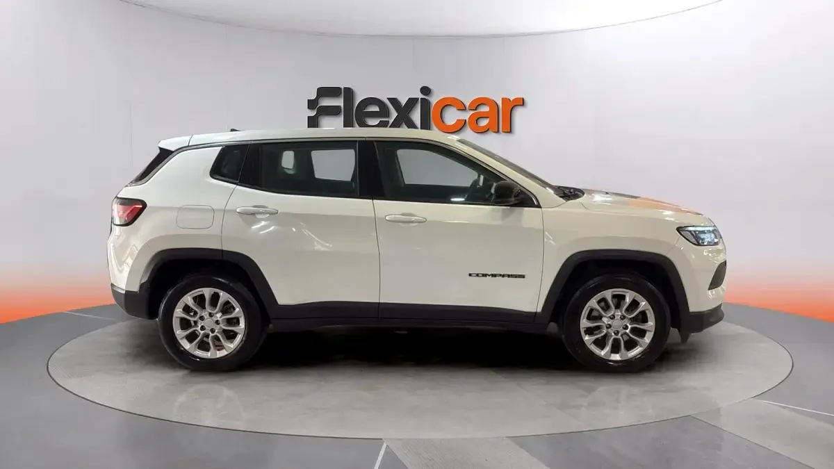 Usado Jeep Compass Longitude 131 CV (96 kW) 2022 Blanco SUV