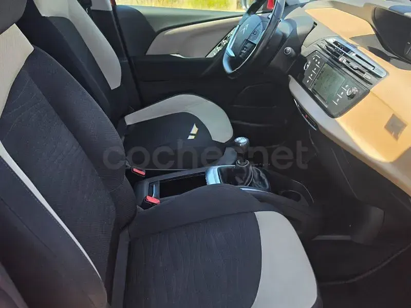 Usado Citroën C4 Feel 150 CV (110 kW) 2016 Rojo Berlina