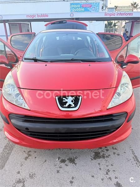 Usado Peugeot 207 70 CV (51 kW) 2007 Rojo Berlina