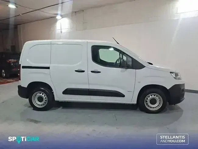 Usado Citroën Berlingo 102 CV (75 kW) 2024 Blanco Monovolumen