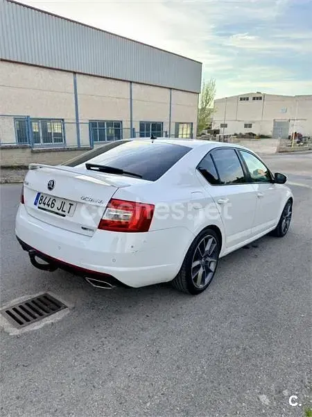 Usado Skoda Octavia RS 184 CV (135 kW) 2016 Blanco Familiar