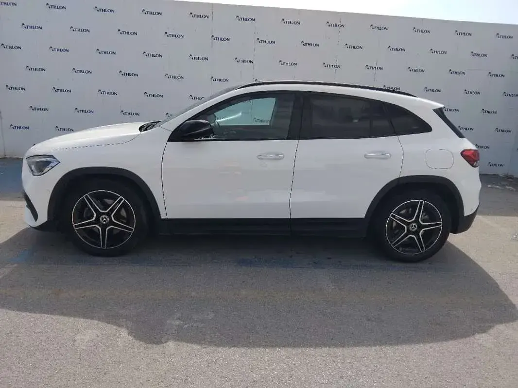 Usado Mercedes GLA220 190 CV (139 kW) 2022 Blanco SUV
