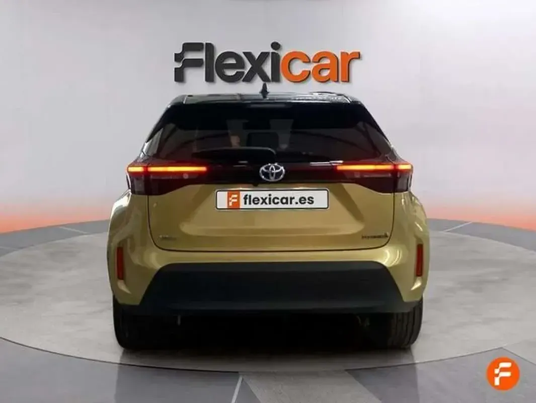 Usado Toyota Yaris Cross Active 116 CV (85 kW) 2022 Amarillo SUV