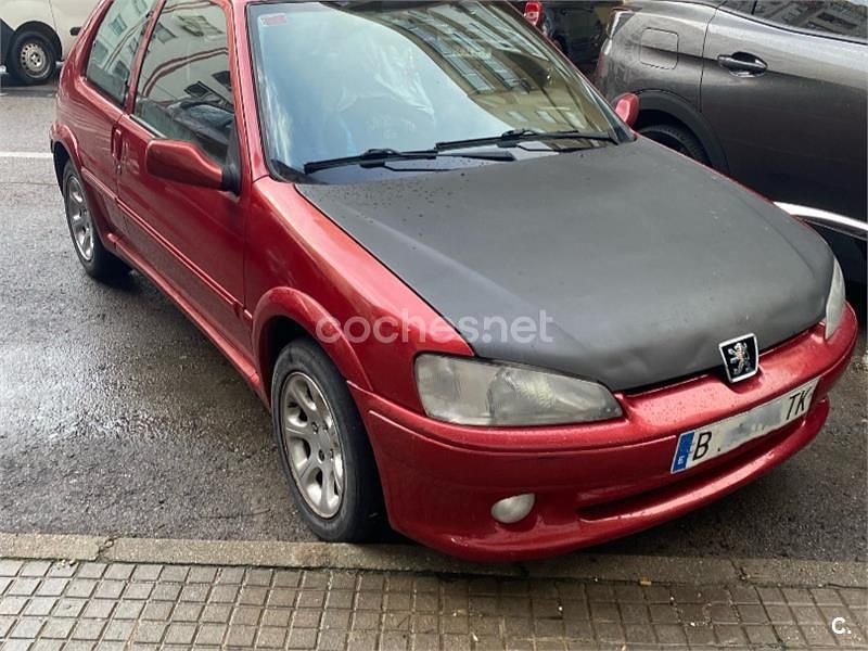 Usado Peugeot 106 90 CV (66 kW) 1997 Rojo Utilitario