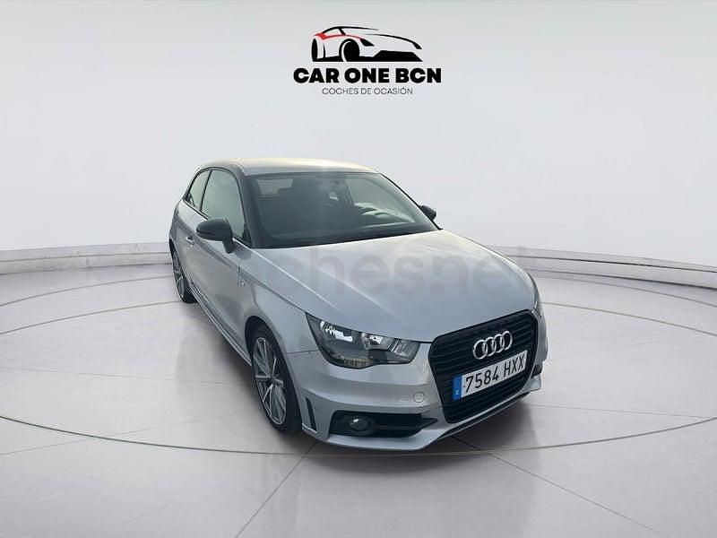 Usado Audi A1 Attraction 86 CV (63 kW) 2014 Gris / plata Berlina