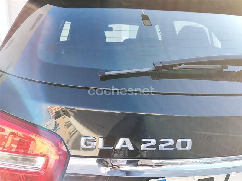 Usado Mercedes GLA220 AMG line 170 CV (125 kW) 2015 Negro SUV