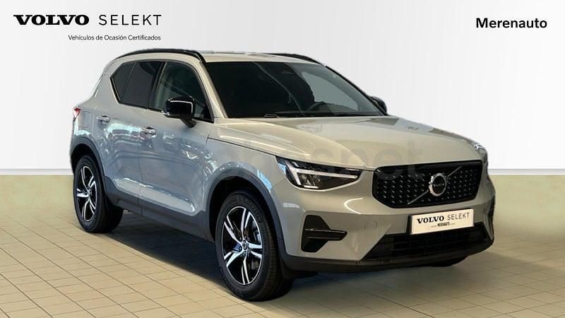 Usado Volvo XC40 Plus 163 CV (119 kW) 2025 Gris / plata SUV