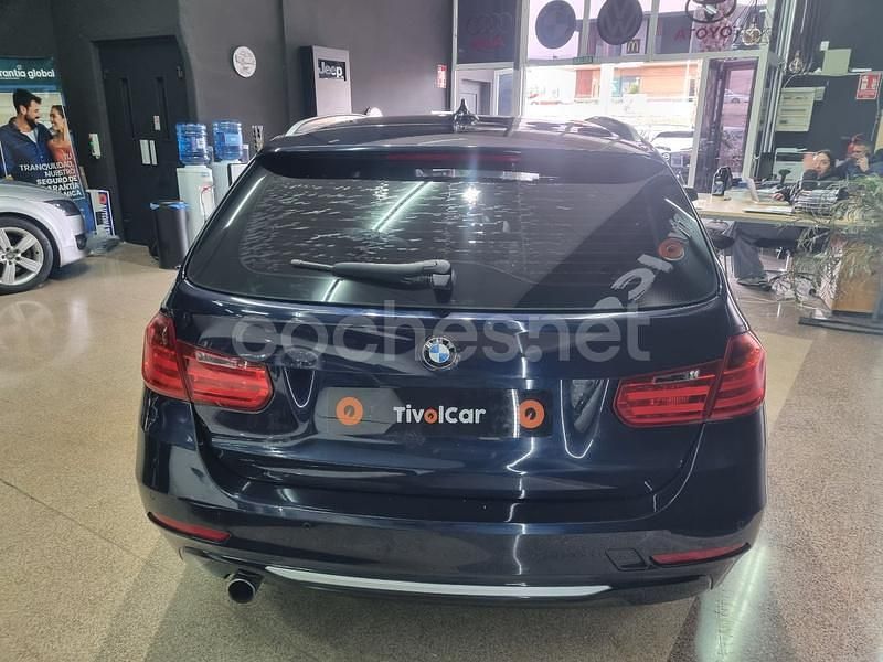 Usado BMW 318 143 CV (105 kW) 2014 Azul Familiar