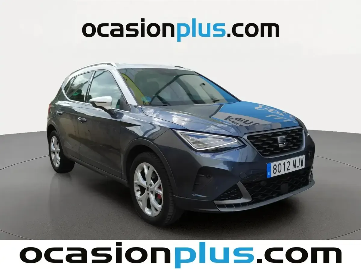 Usado Seat Arona FR 150 CV (110 kW) 2023 Gris SUV