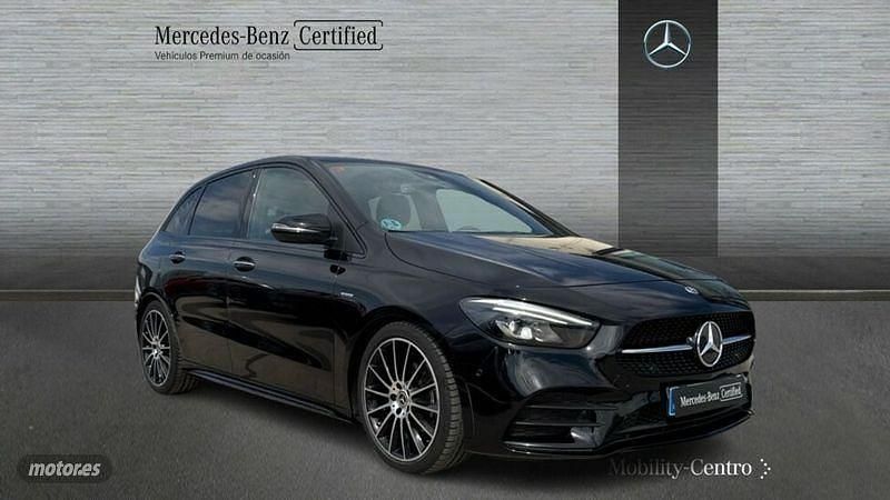 Usado Mercedes B200 AMG line 150 CV (110 kW) 2021 Kosmosblack  met. Monovolumen
