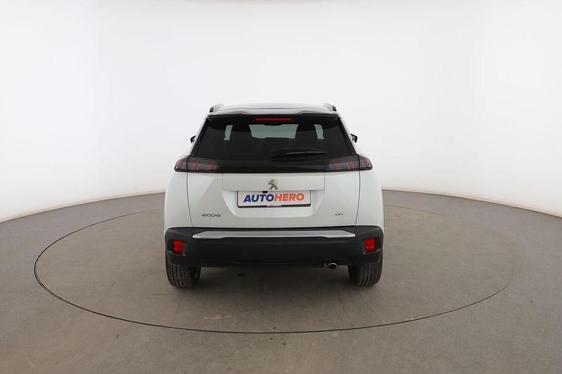 Usado Peugeot 2008 GT 131 CV (96 kW) 2022 Blanco SUV