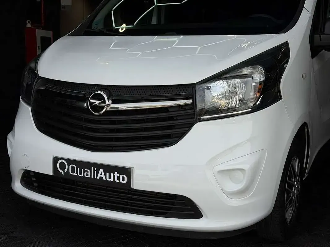 Usado Opel Vivaro 145 CV (106 kW) 2017 Blanco Monovolumen