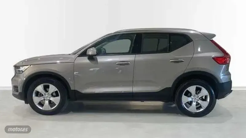 Usado Volvo XC40 Momentum 129 CV (94 kW) 2020 Gris SUV