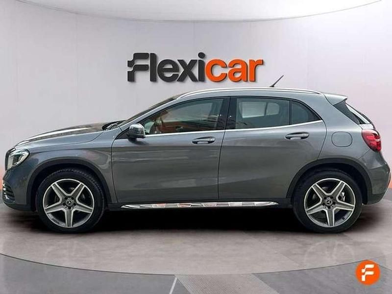 Usado Mercedes GLA180 122 CV (89 kW) 2018 Gris SUV