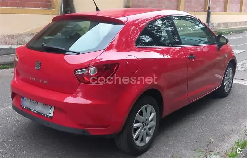 Usado Seat Ibiza SC Reference 75 CV (55 kW) 2016 Rojo Utilitario