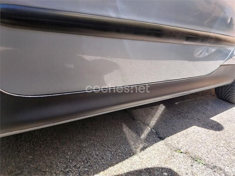 Usado Peugeot 206 110 CV (80 kW) 2001 Gris / plata Descapotable