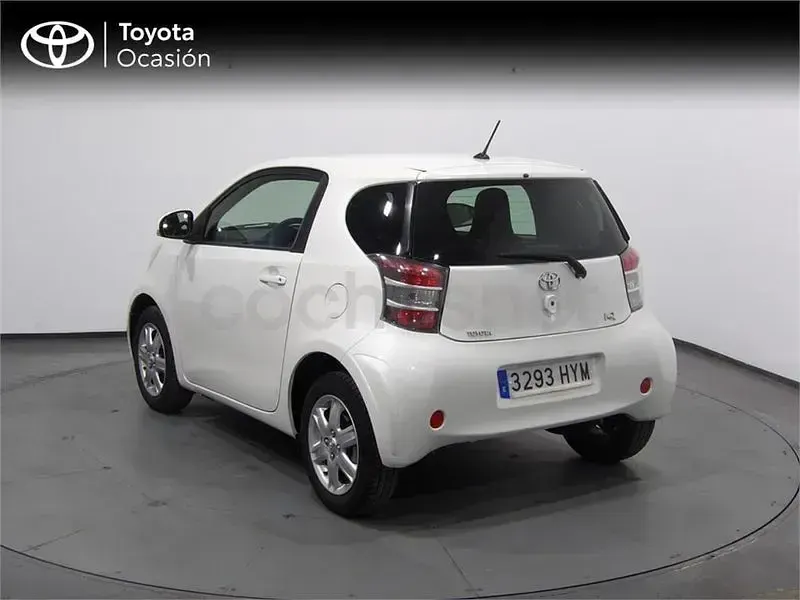 Usado Toyota iQ 68 CV (50 kW) 2014 Negro Utilitario