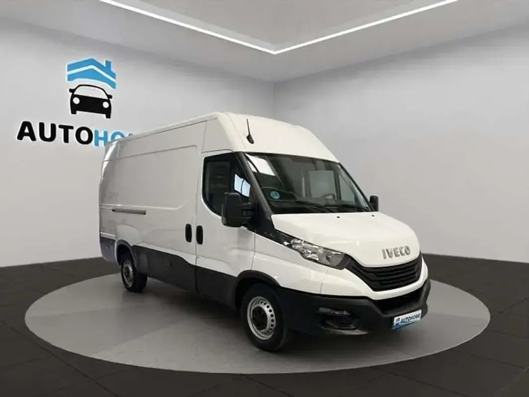 Usado Iveco Daily 136 CV (100 kW) 2023 Blanco Van