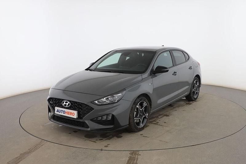 Gris Usado 2023 Hyundai i30 N Line Berlina | 20.099 € (Precio justo) - Imagen 1/3