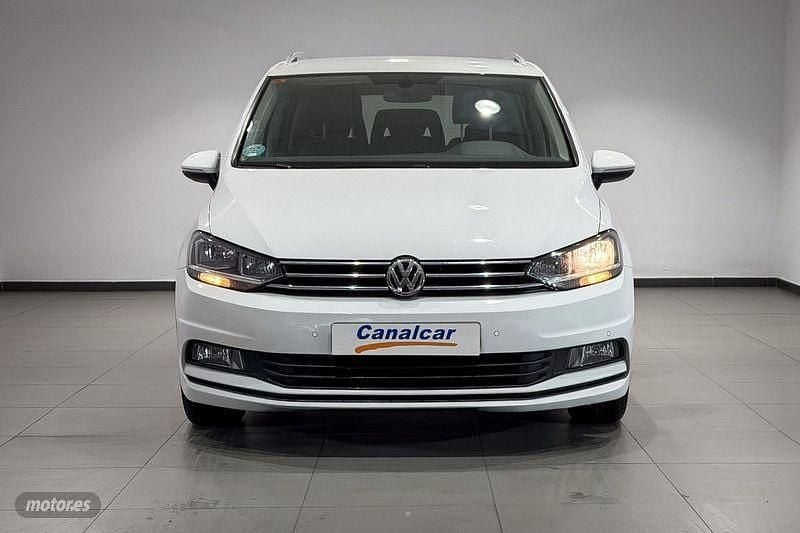 Usado VW Touran Advance 150 CV (110 kW) 2017 Blanco Monovolumen