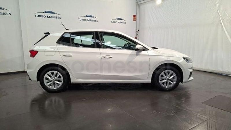 Usado Skoda Fabia 80 CV (58 kW) 2022 Blanco Utilitario