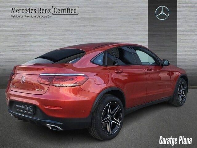 Usado Mercedes GLC200 AMG line 197 CV (144 kW) 2023 Rojo jacinto SUV