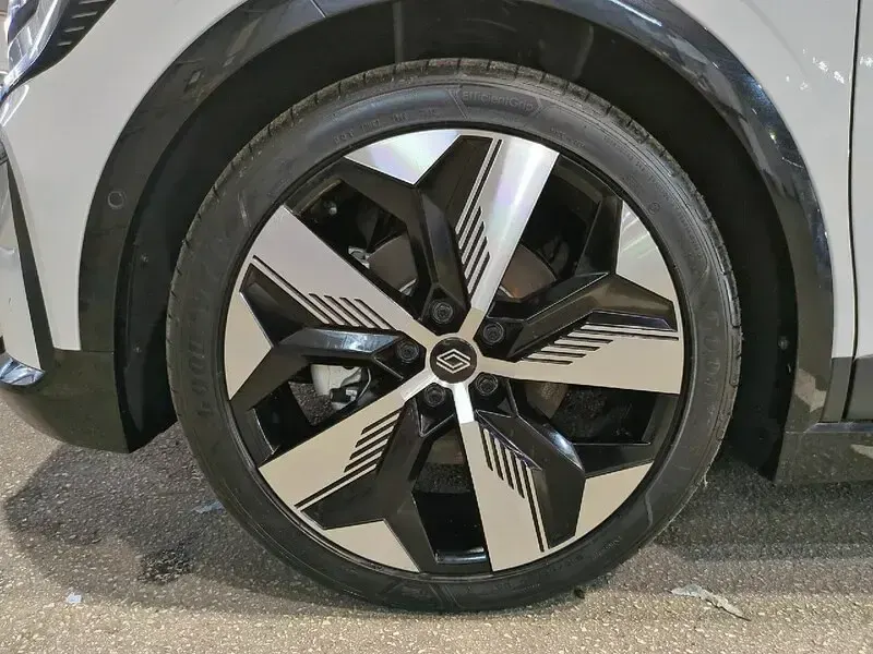 Usado Renault Mégane Techno 160 kW (218 CV) 2022 Blanc 369 noir gne SUV
