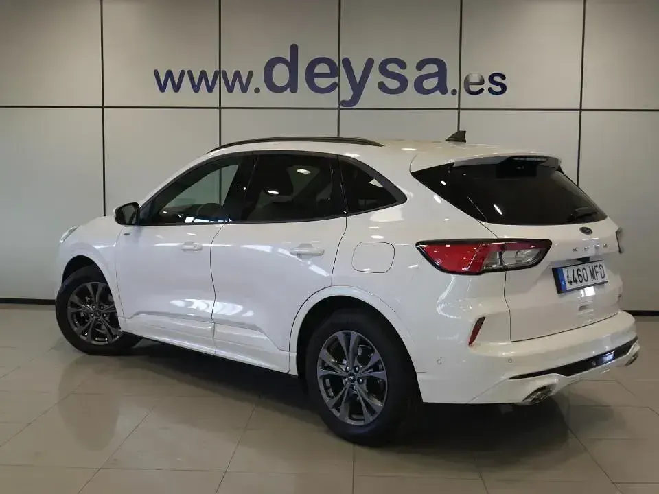 Usado Ford Kuga ST-Line X 190 CV (139 kW) 2023 Blanco SUV