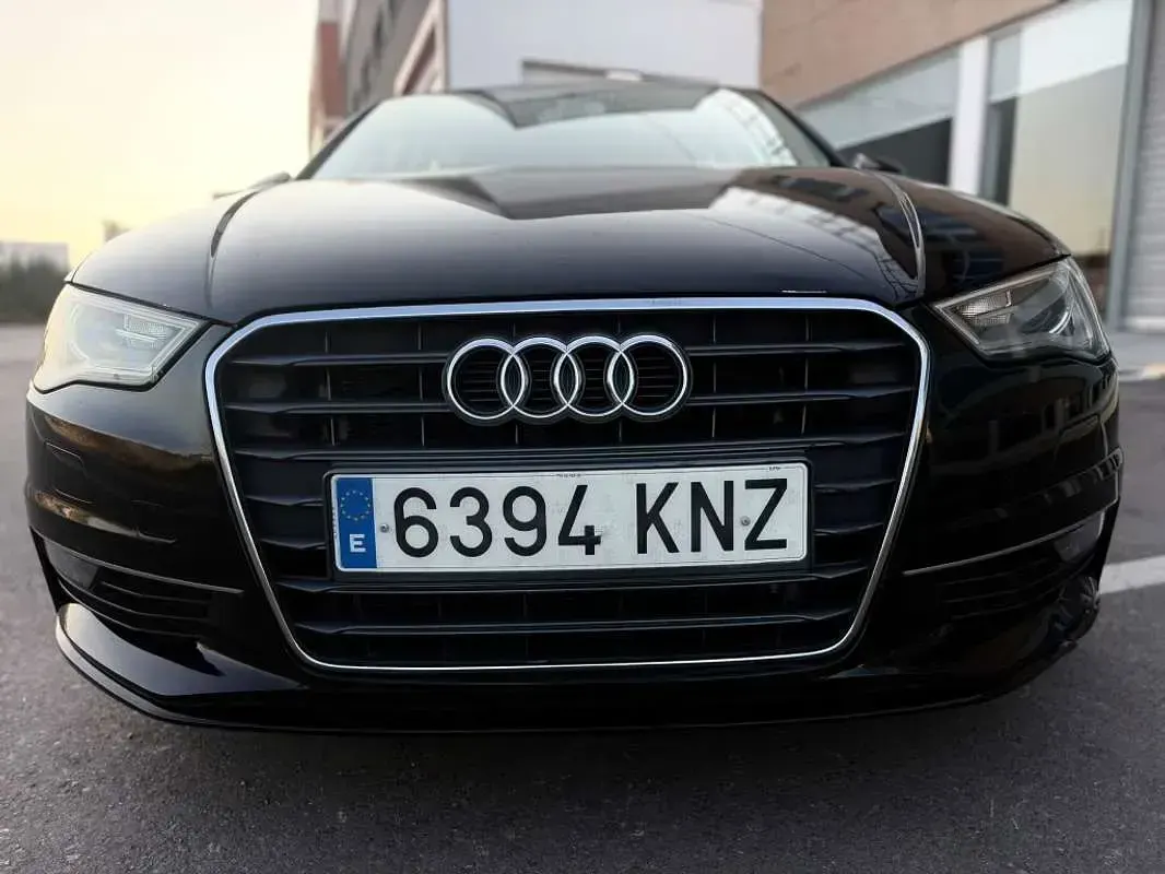 Usado Audi A3 150 CV (110 kW) 2014 Negro Berlina