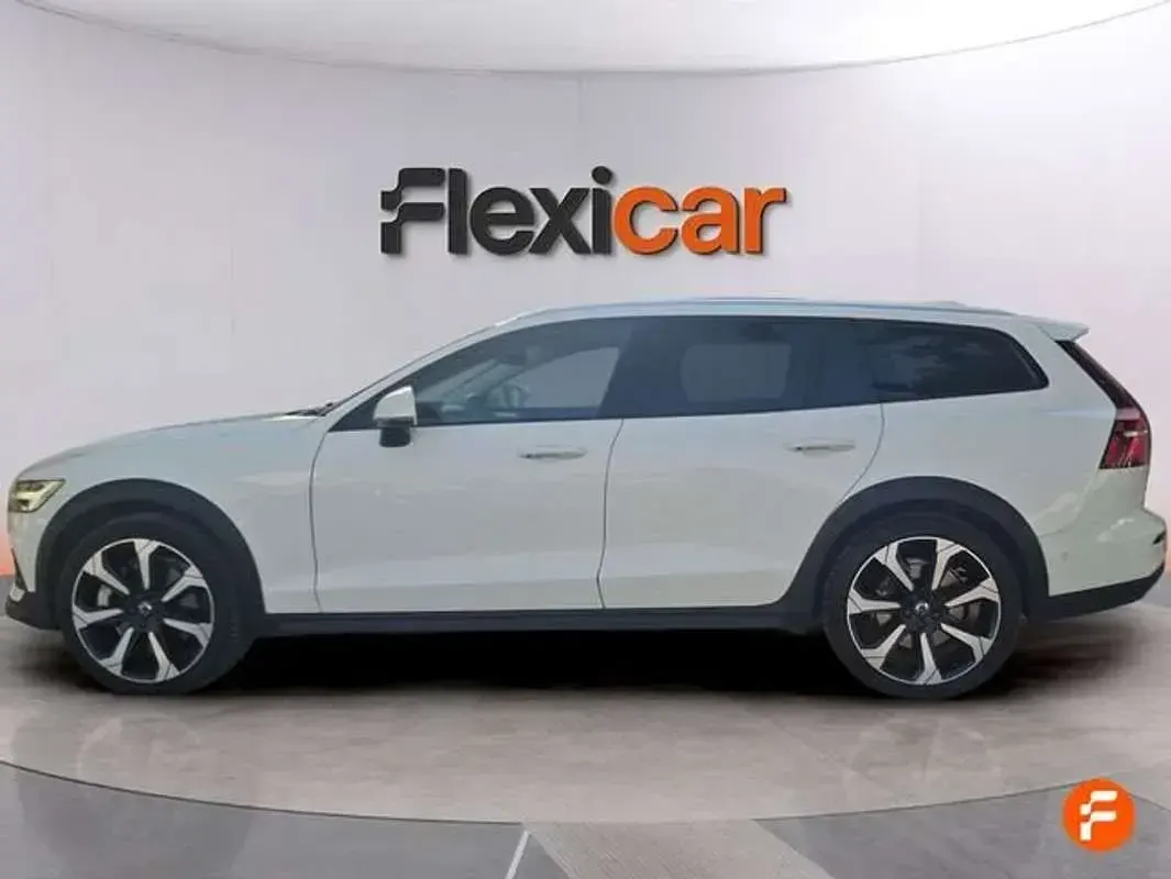 Usado Volvo V60 CC Pro 190 CV (139 kW) 2018 Blanco Familiar