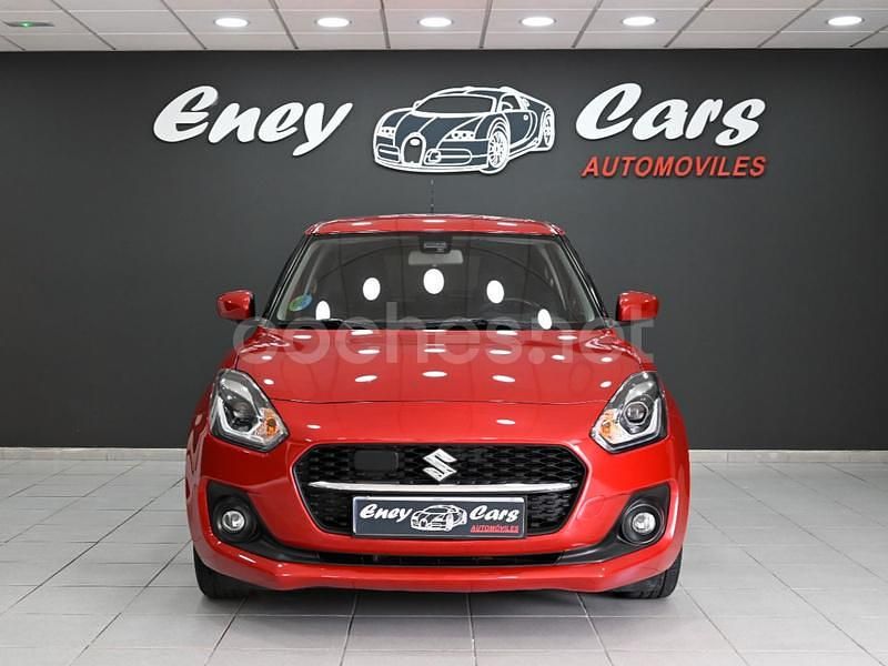 Usado Suzuki Swift 83 CV (61 kW) 2021 Rojo Utilitario