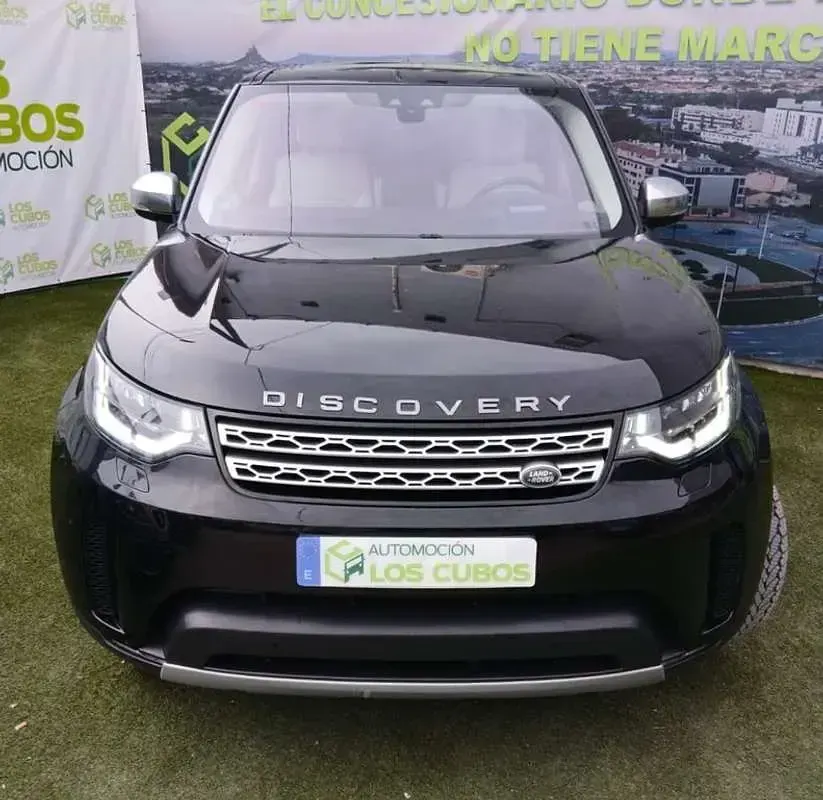 Usado Land Rover Discovery 5 HSE Luxury 258 CV (189 kW) 2017 Negro SUV